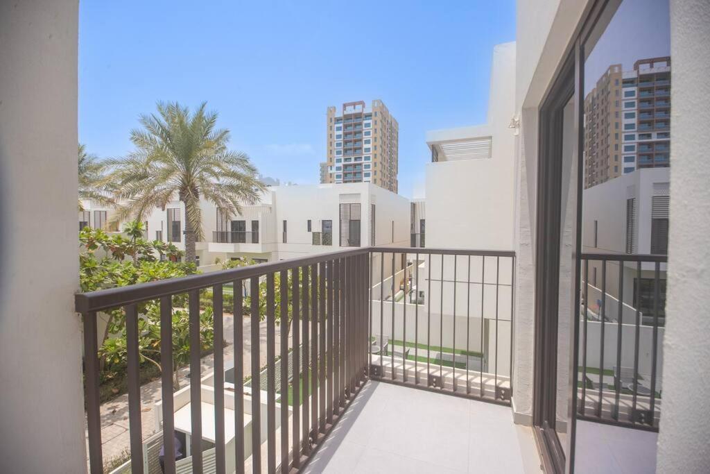 Luxury 3 Bdr Villa By The Sea 54 Fujairah Exteriör bild